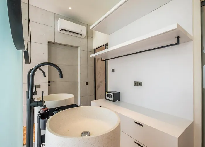 Alex Complex N1 Villa