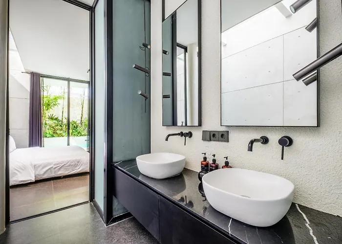 Villa Alex Complex N1 *
